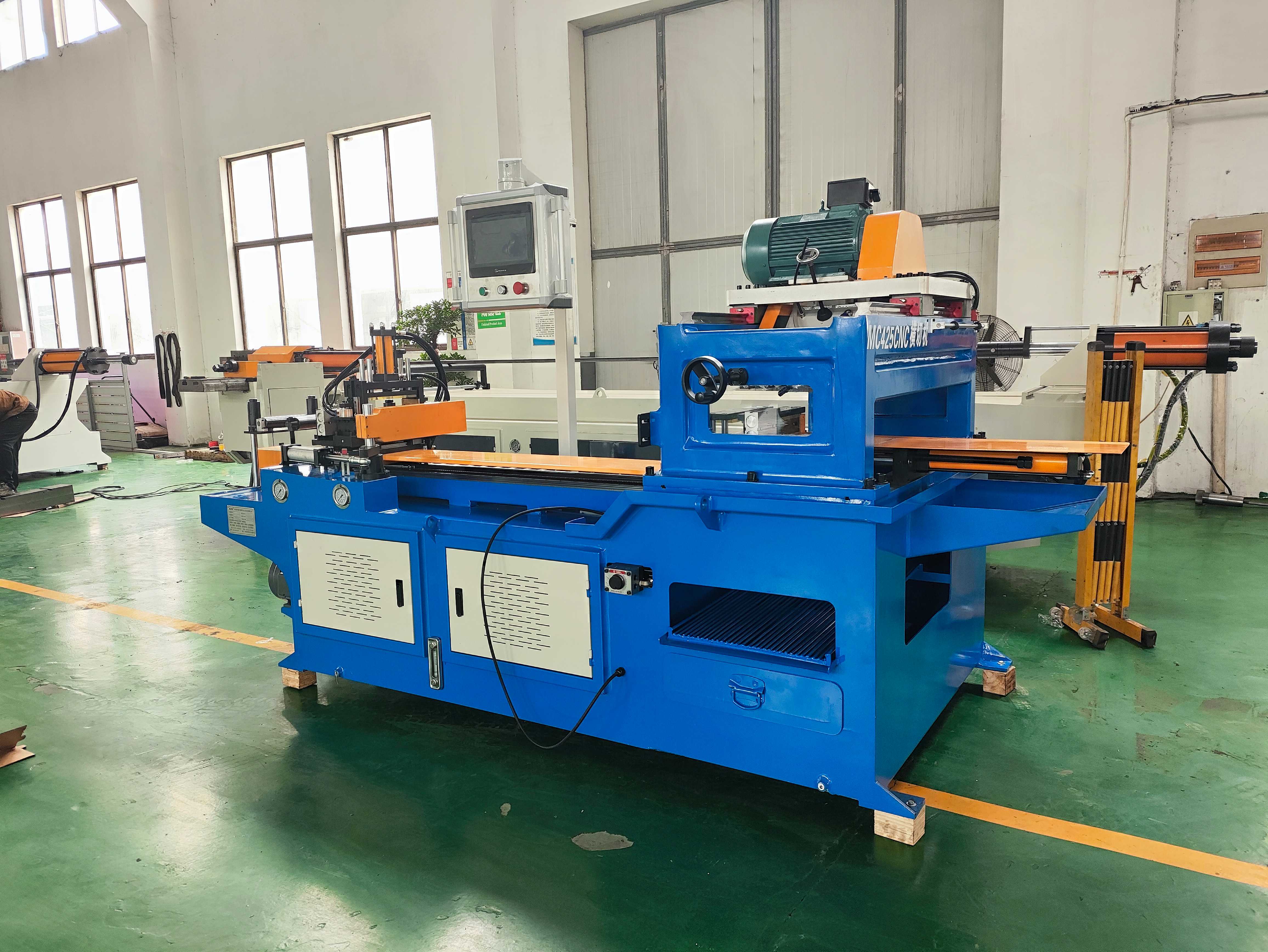 MC-425CNC Pipe Cutting Machine - Workshop View