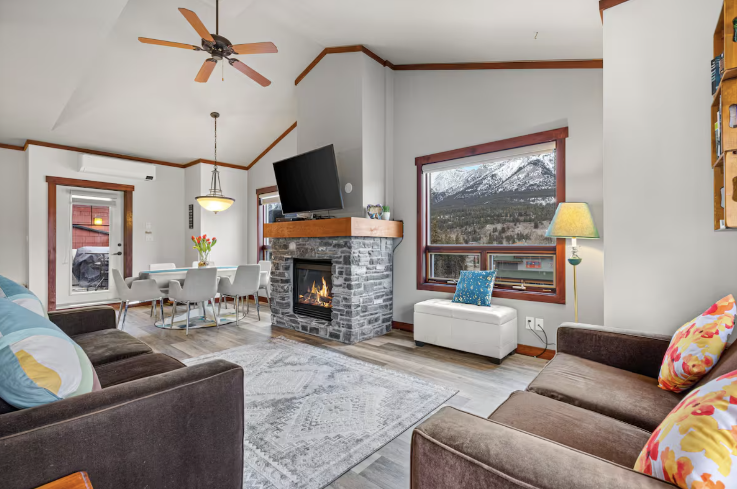 Corner Penthouse with Stunning Mountain Views