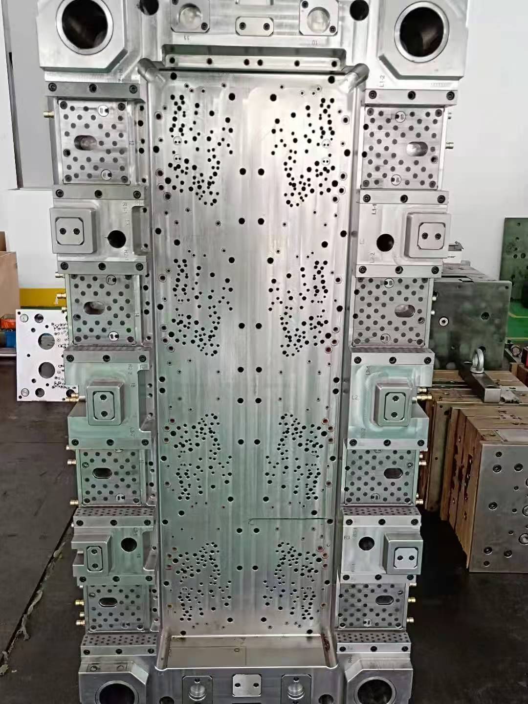 Precision Industrial Molds