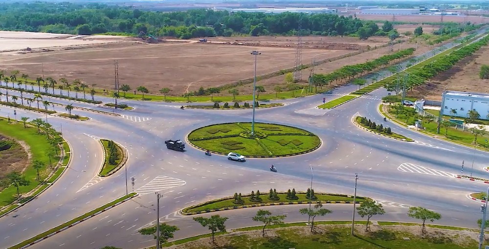 Modern infrastructure at Chau Duc Industrial Park main intersection