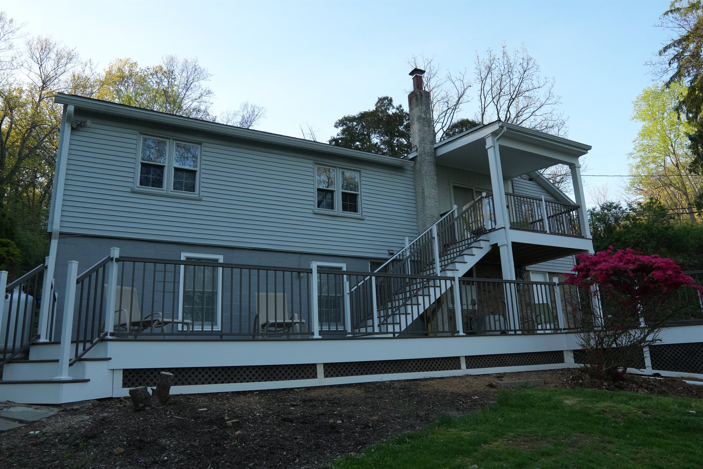 Multi-Level Trex Deck Remodel - Image 5
