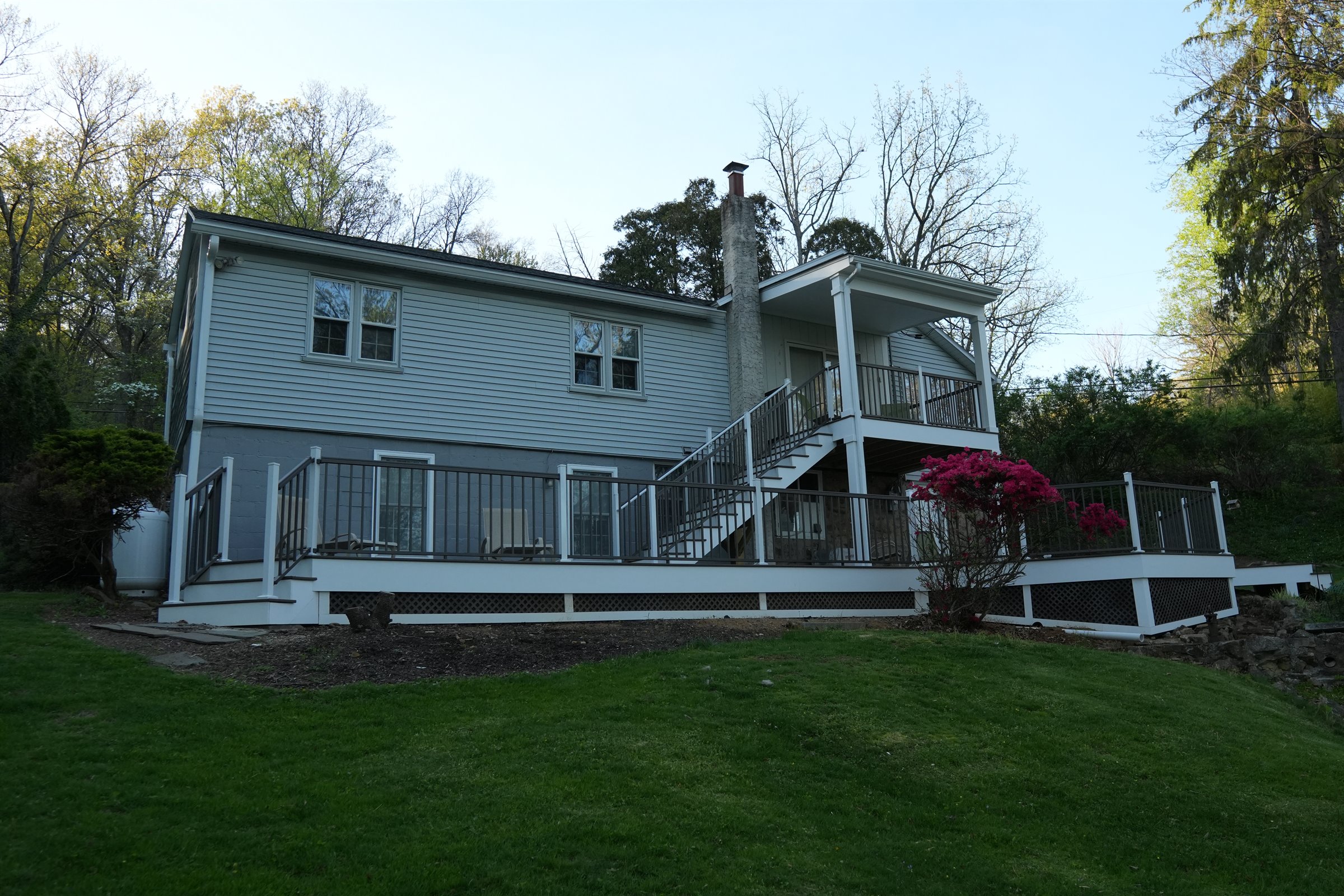 Multi-Level Trex Deck Remodel - Image 6