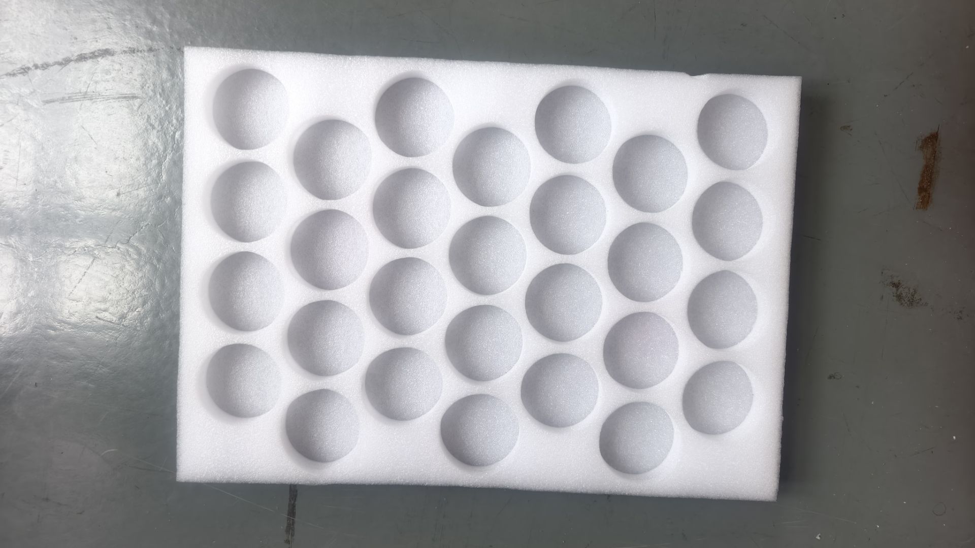28-Cell Egg Tray