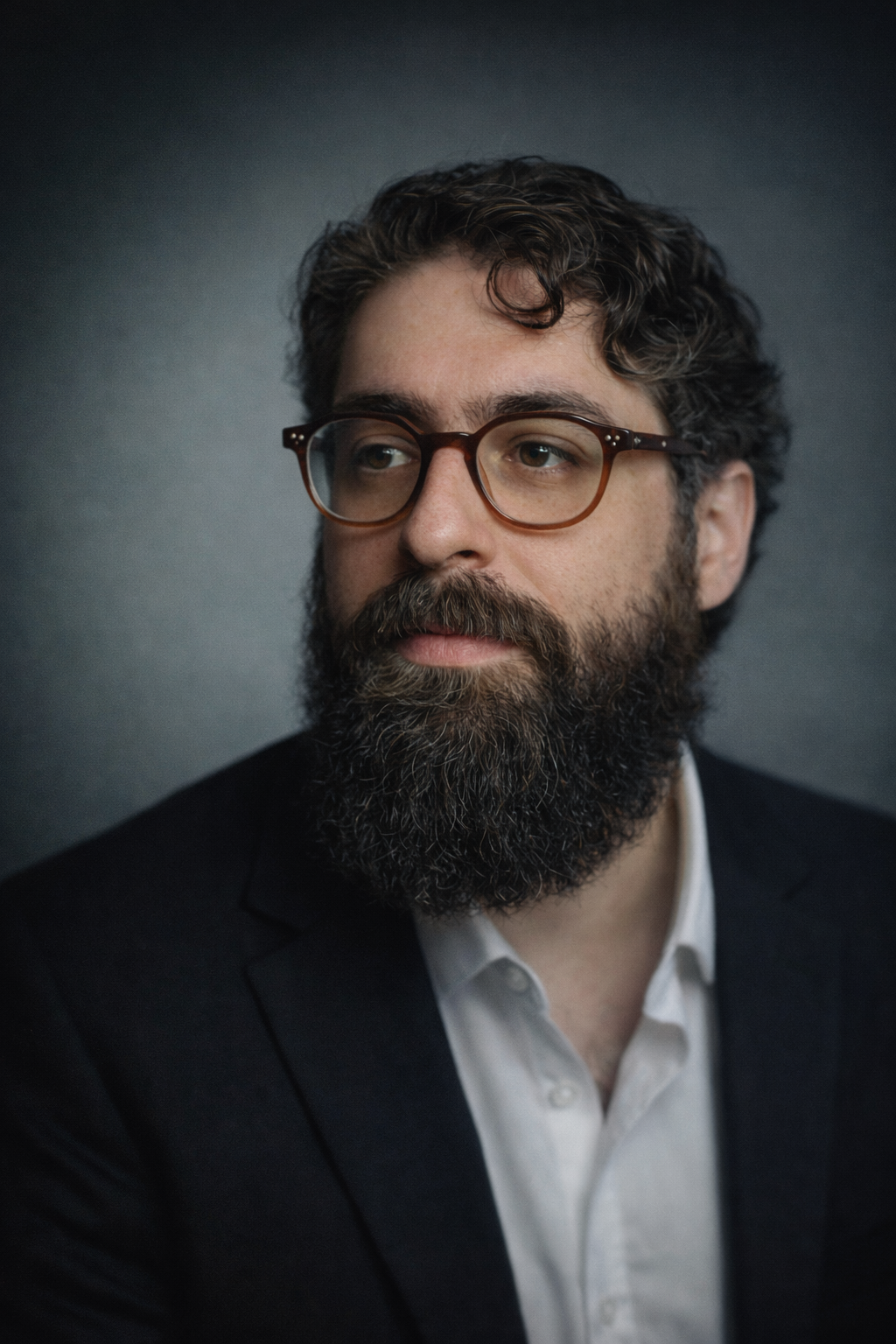 Prof. Lucas Salisburia — mestre em simbólica e psicologia profunda