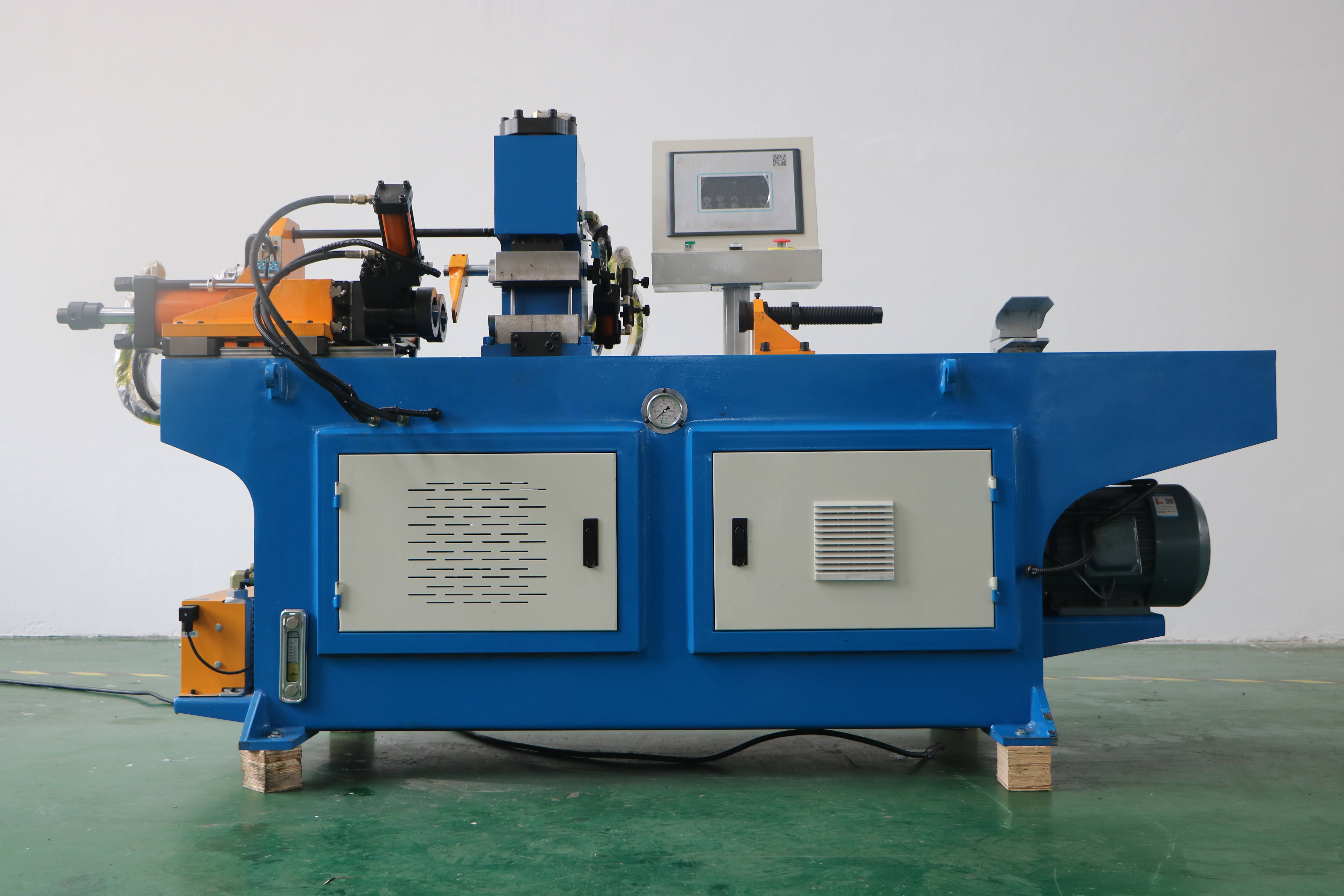 End Forming Machine