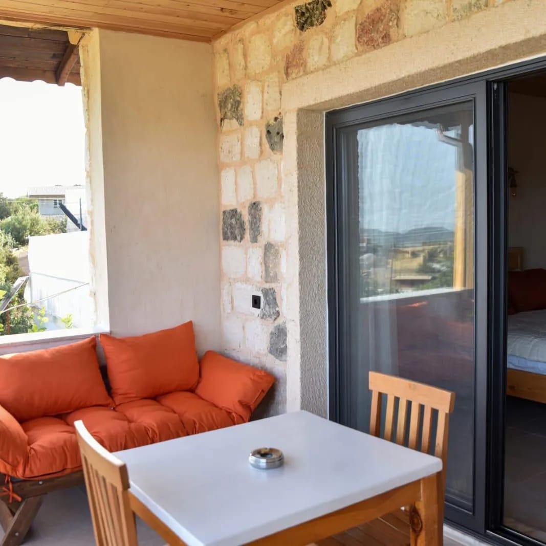 Kekova Odası - Balkon Oturma Alanı