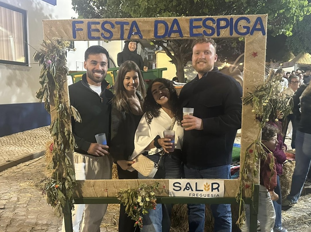 Friends at Festa da Espiga in Salir