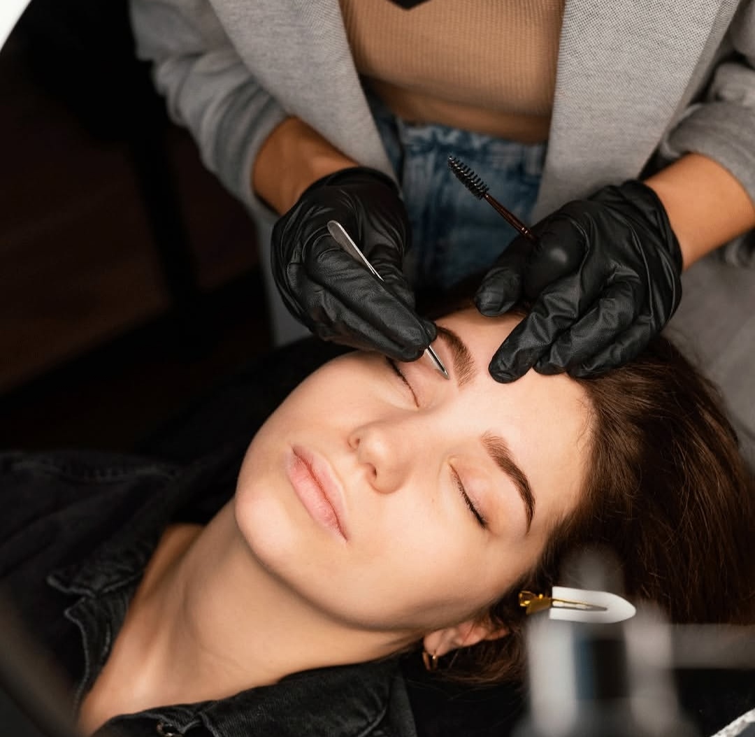Servicio de cejas y pestanas