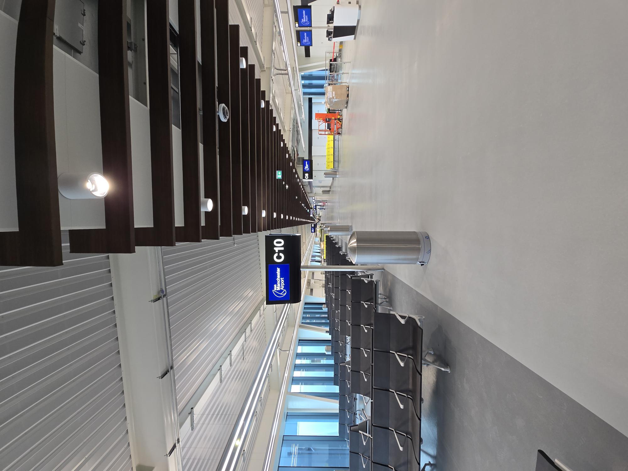Manchester Airport Terminal 2 Pier — image 3
