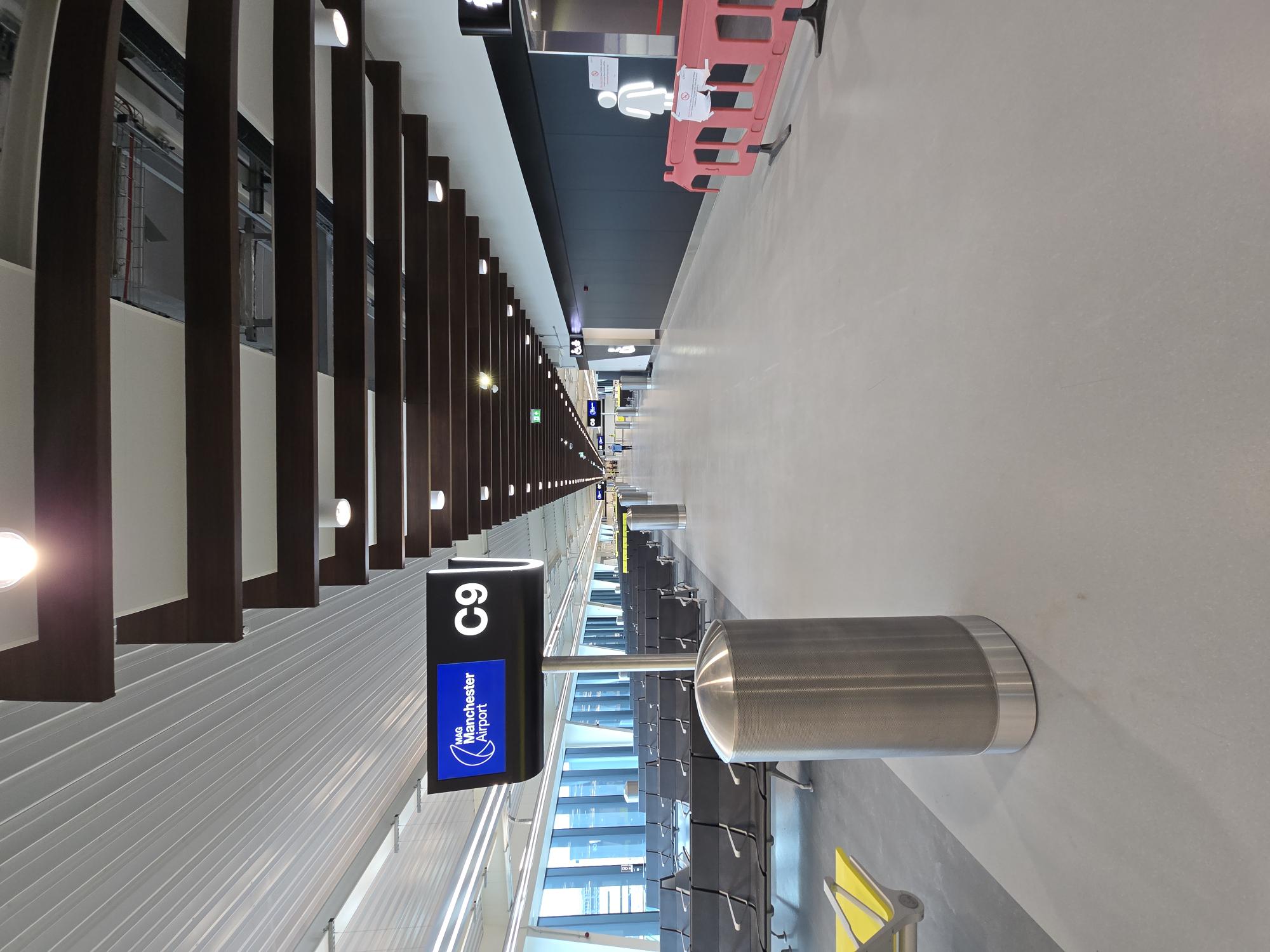 Manchester Airport Terminal 2 Pier — image 1