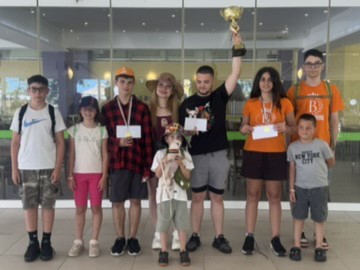 Отлично представяне на ШК „Великова“ по време на летния шахматен лагер в Приморско