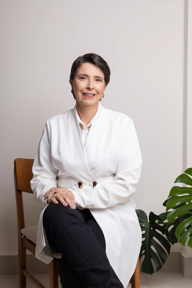 Dra. Elisabete Lilian Dair