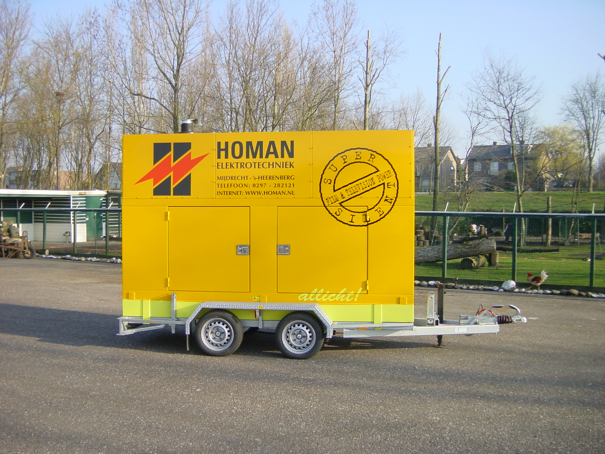 100 kVA aggregaat zijaanzicht
