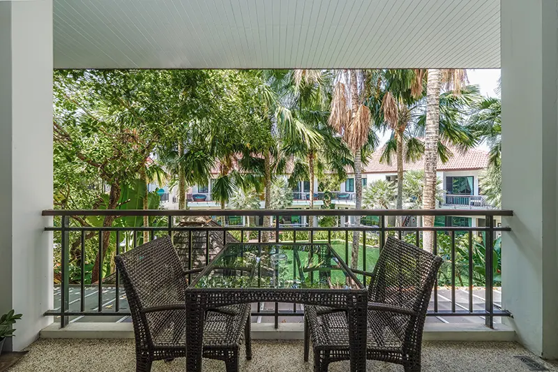 Balkon z widokiem na resort