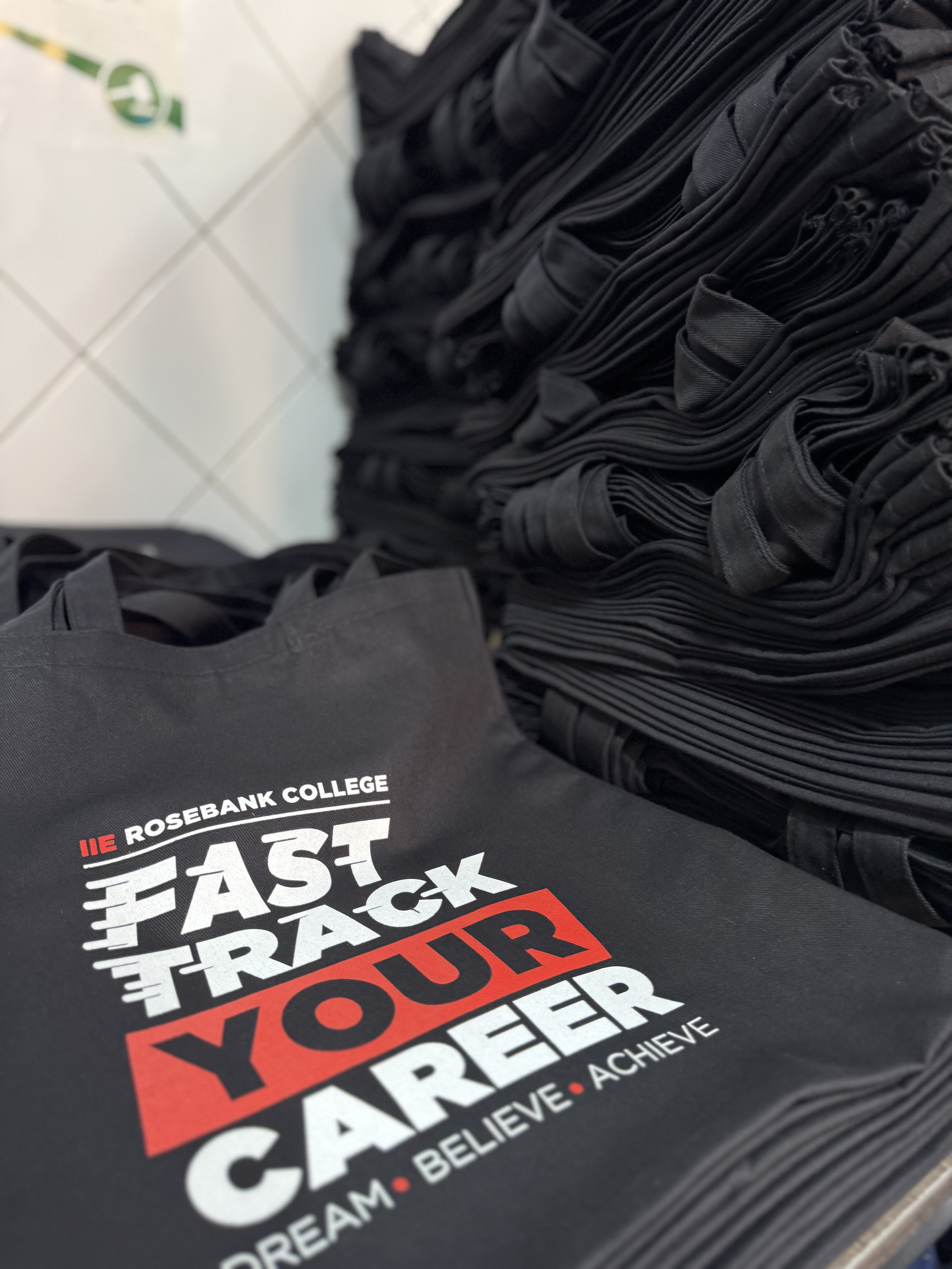 Rosebank College Tote Bags
