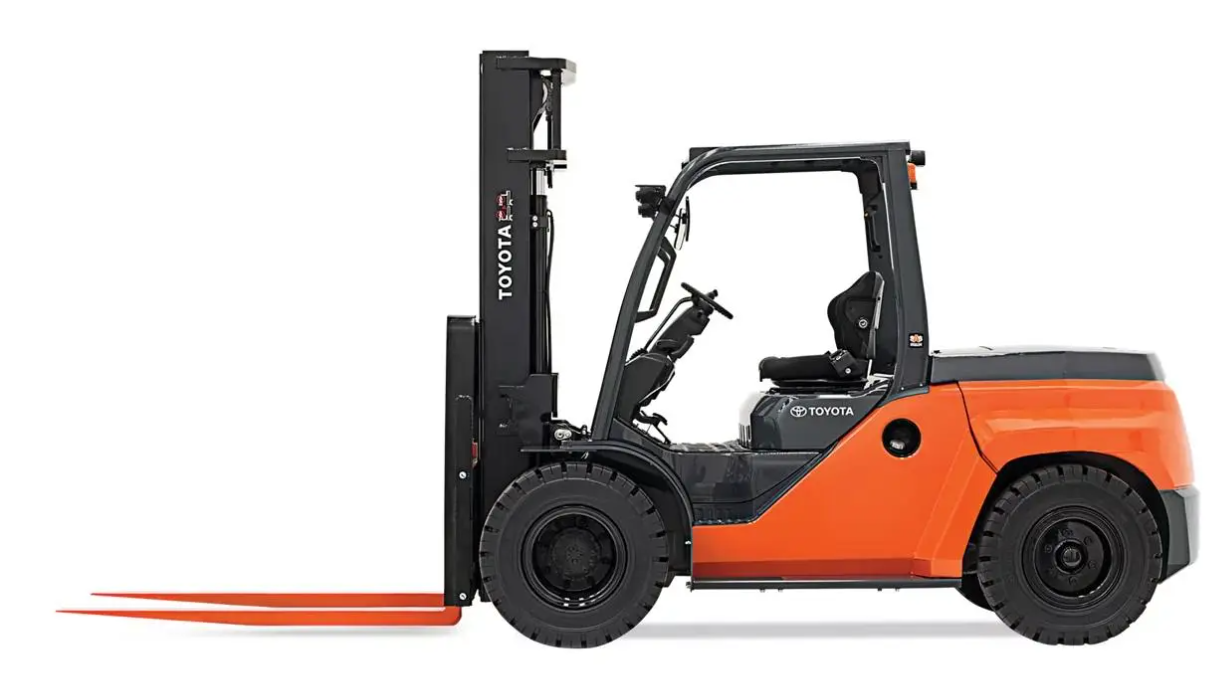 15000 lb diesel forklift available for heavy duty forklift rental in Houston Texas