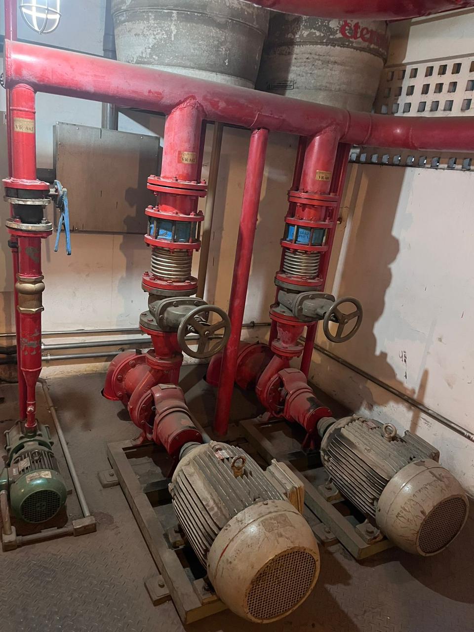 Três grupos motobomba de incêndio instalados