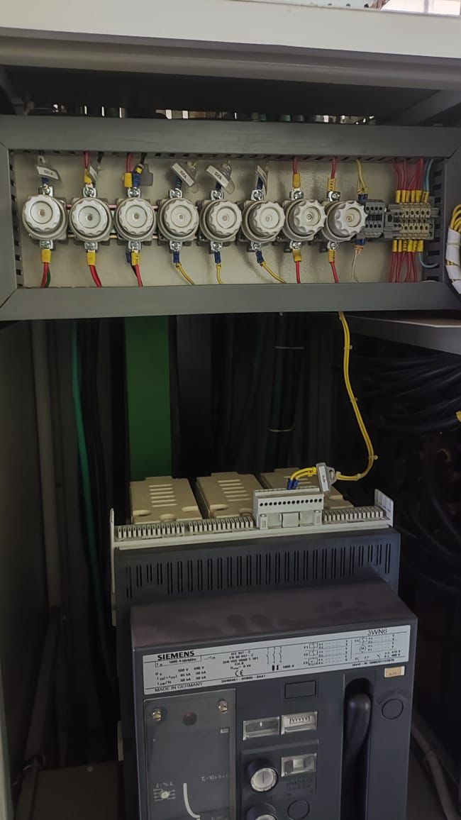 Disjuntores em caixa moldada Siemens instalados