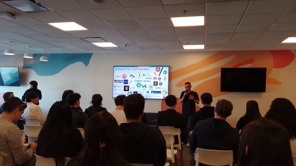 Oracle for Communities