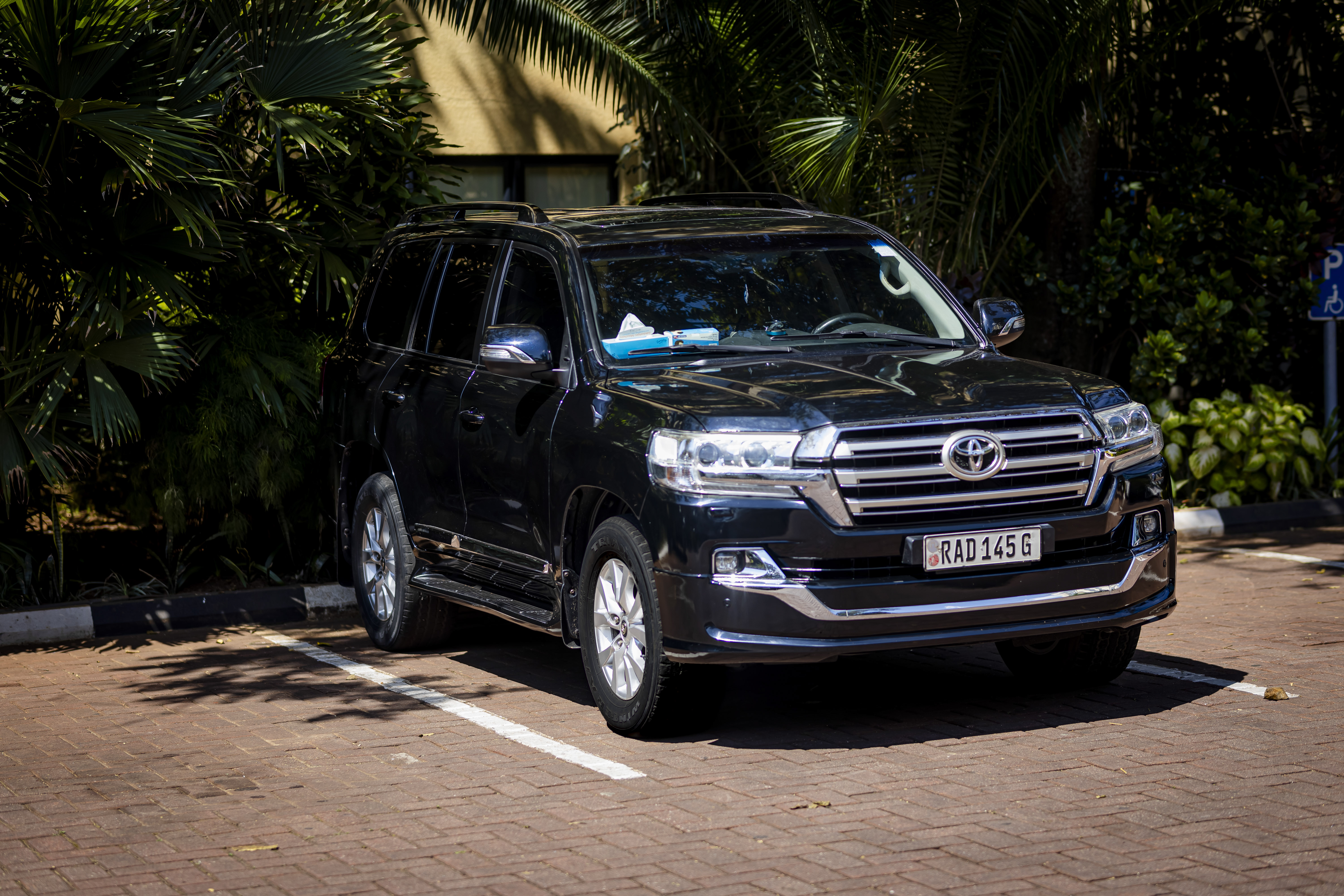 LANDCRUISER 200 SERIES view 3
