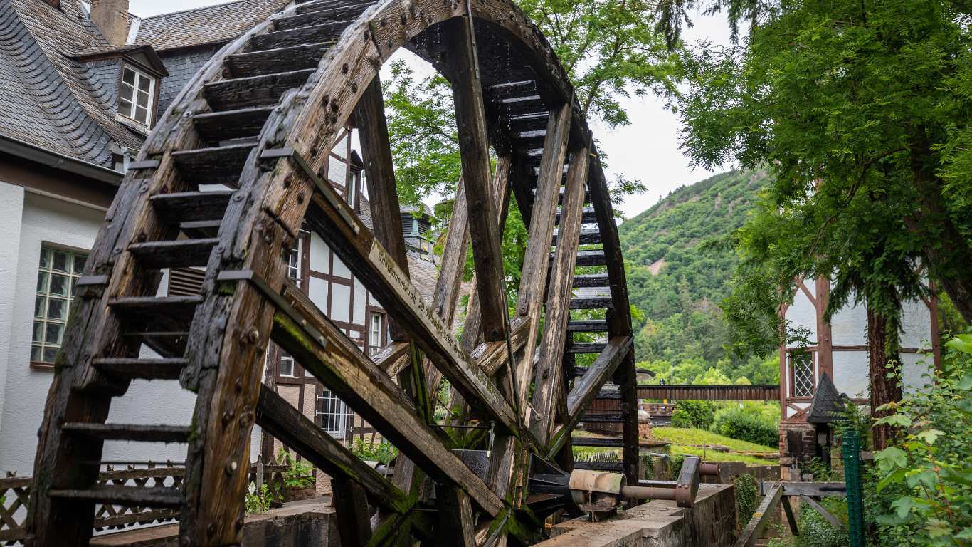 Historisches Wasserrad im Nahetal