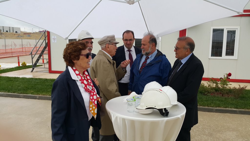 Stakeholder meeting at construction site