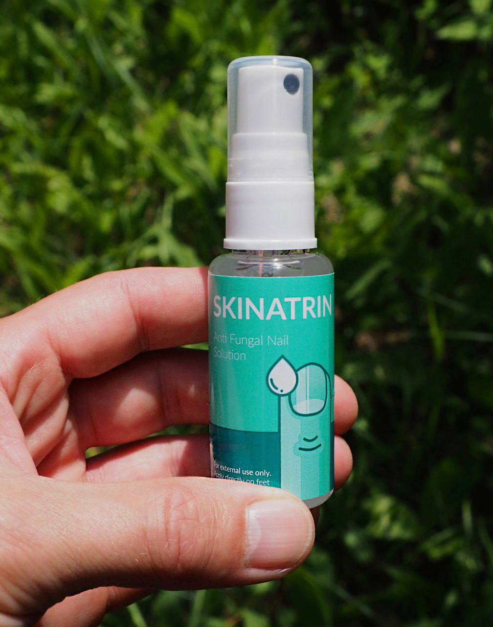 Skinatrin - łatwa aplikacja sprayu przeciwgrzybiczego