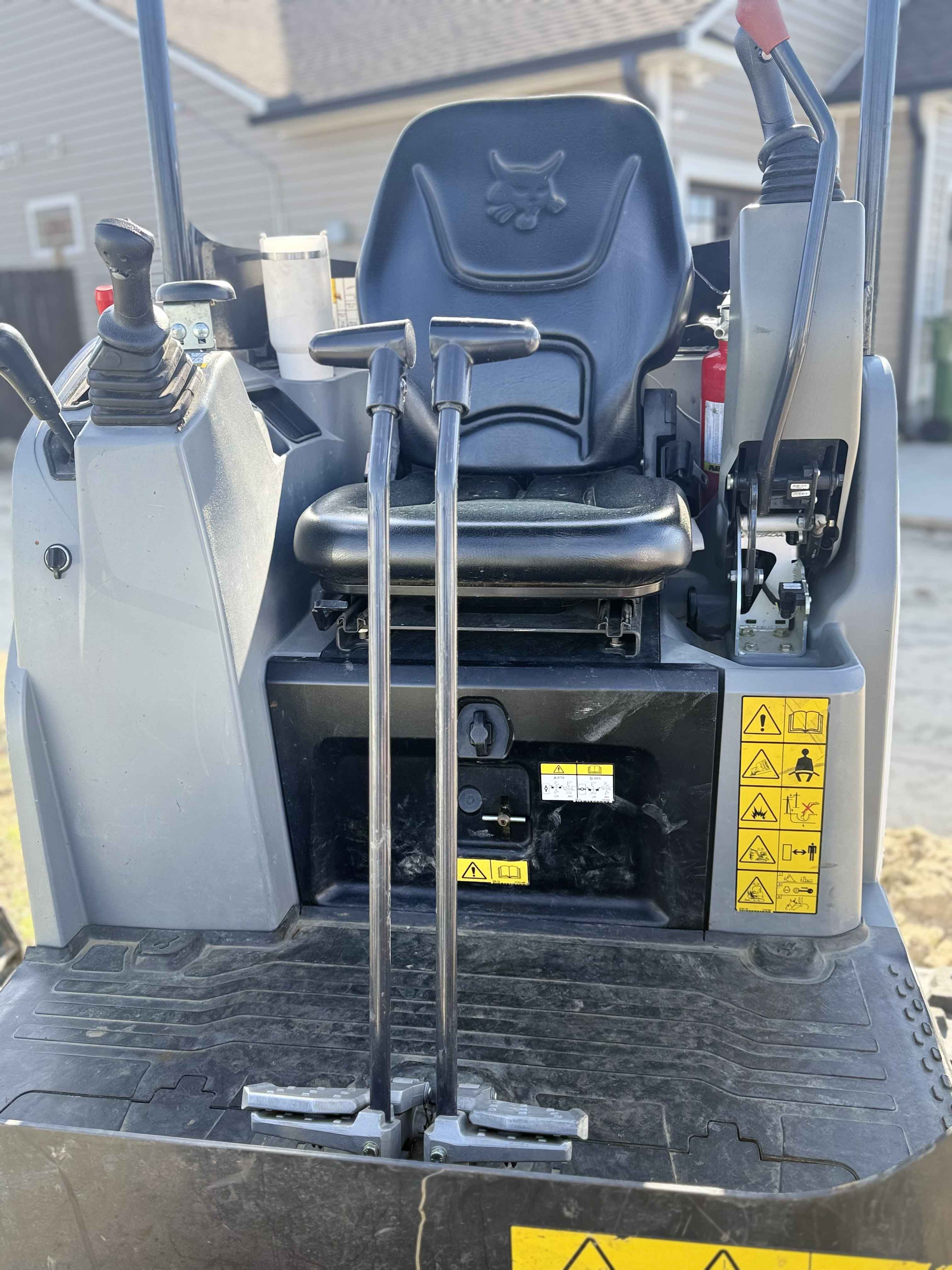Bobcat E20 Mini Excavator thumbnail 3