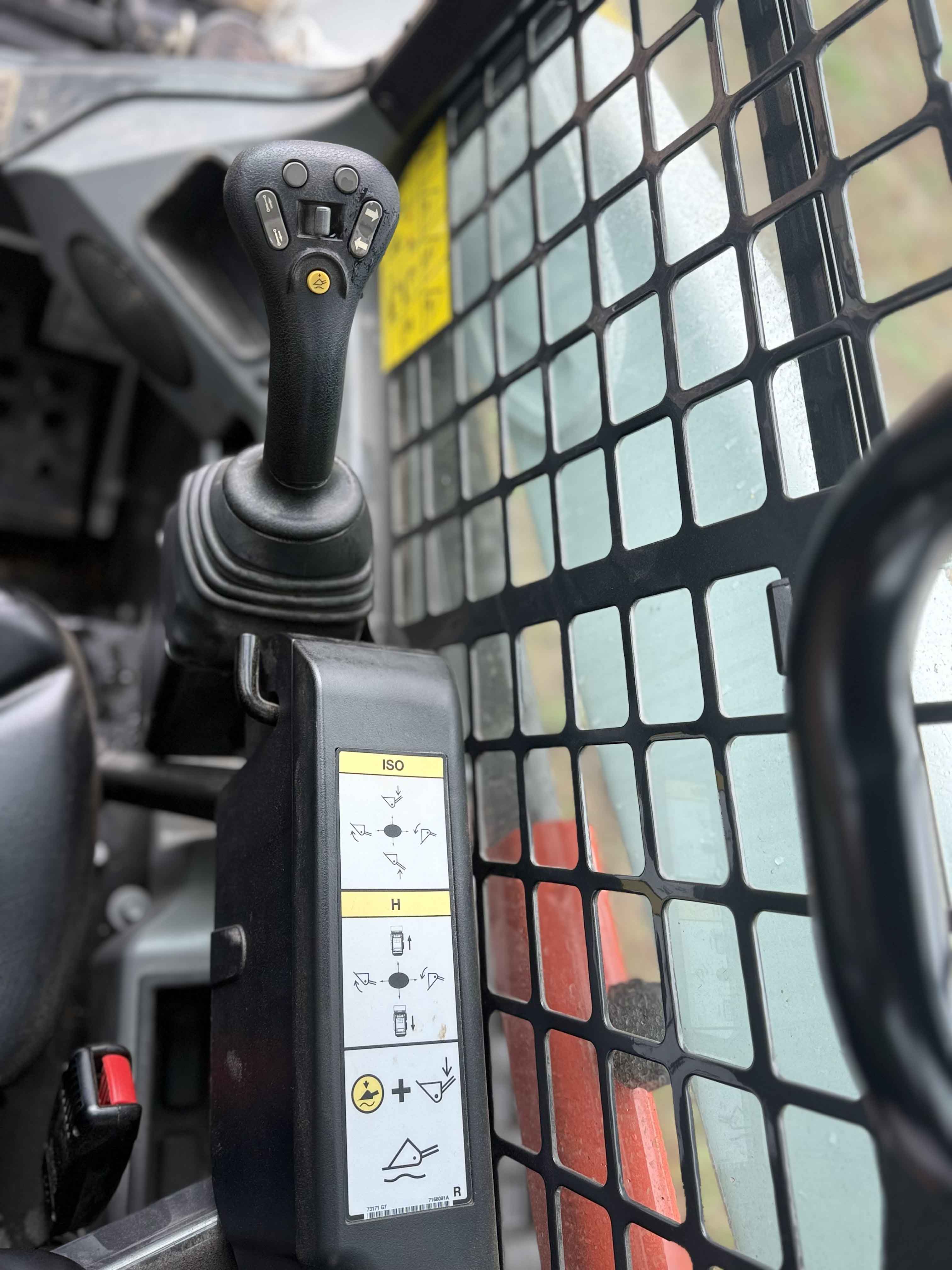 Bobcat T595 Compact Track Loader thumbnail 6
