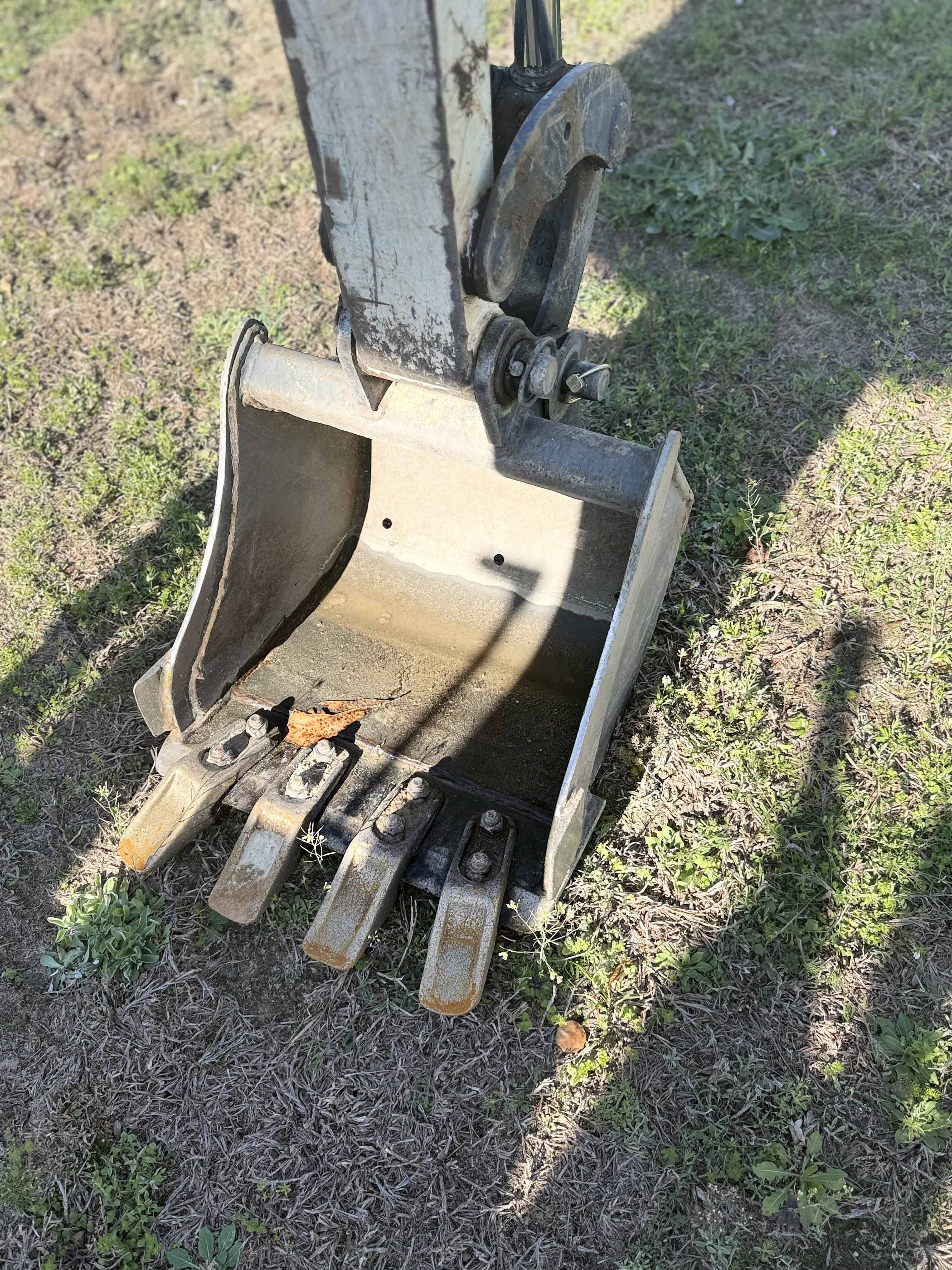 Bobcat E20 Mini Excavator thumbnail 4