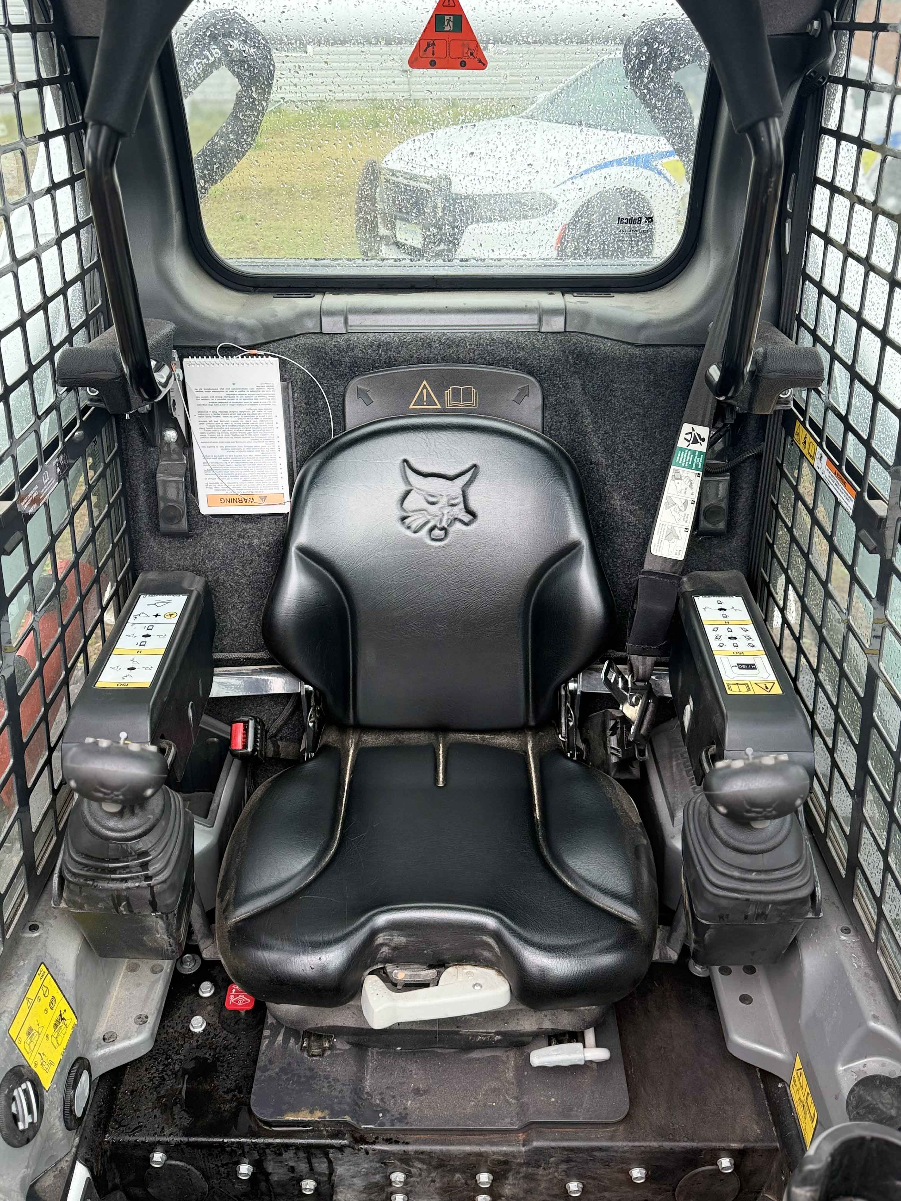 Bobcat T595 Compact Track Loader thumbnail 4