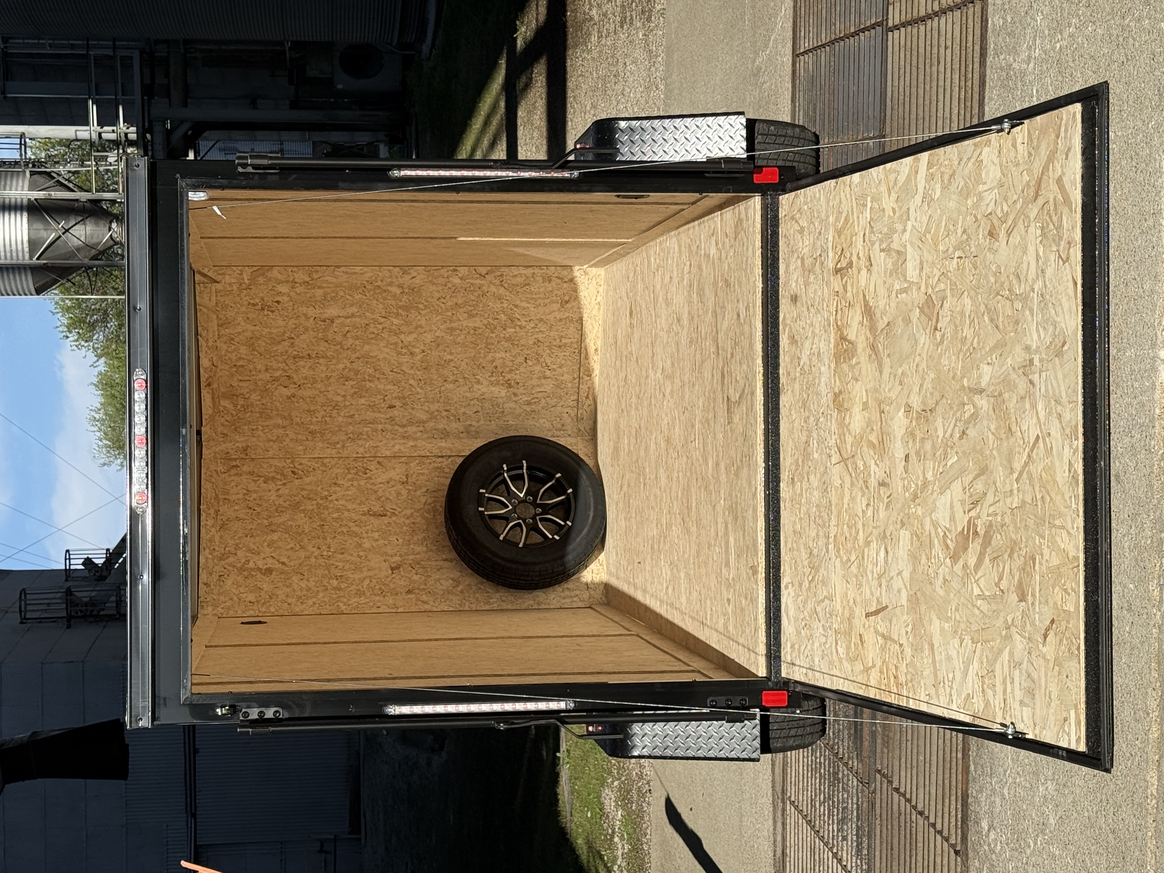 2026 Impact Quake 5x10 Enclosed Trailer thumbnail 5