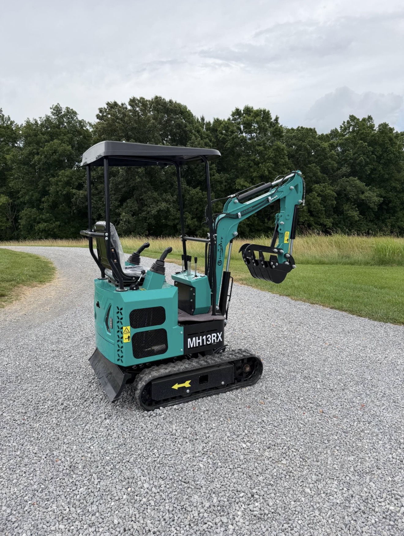 CFG MH13RX Mini Excavator — photo 1 of 6