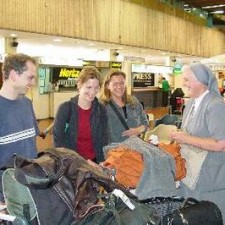 Ankunft des Fairnetzen-Teams am Flughafen Nairobi