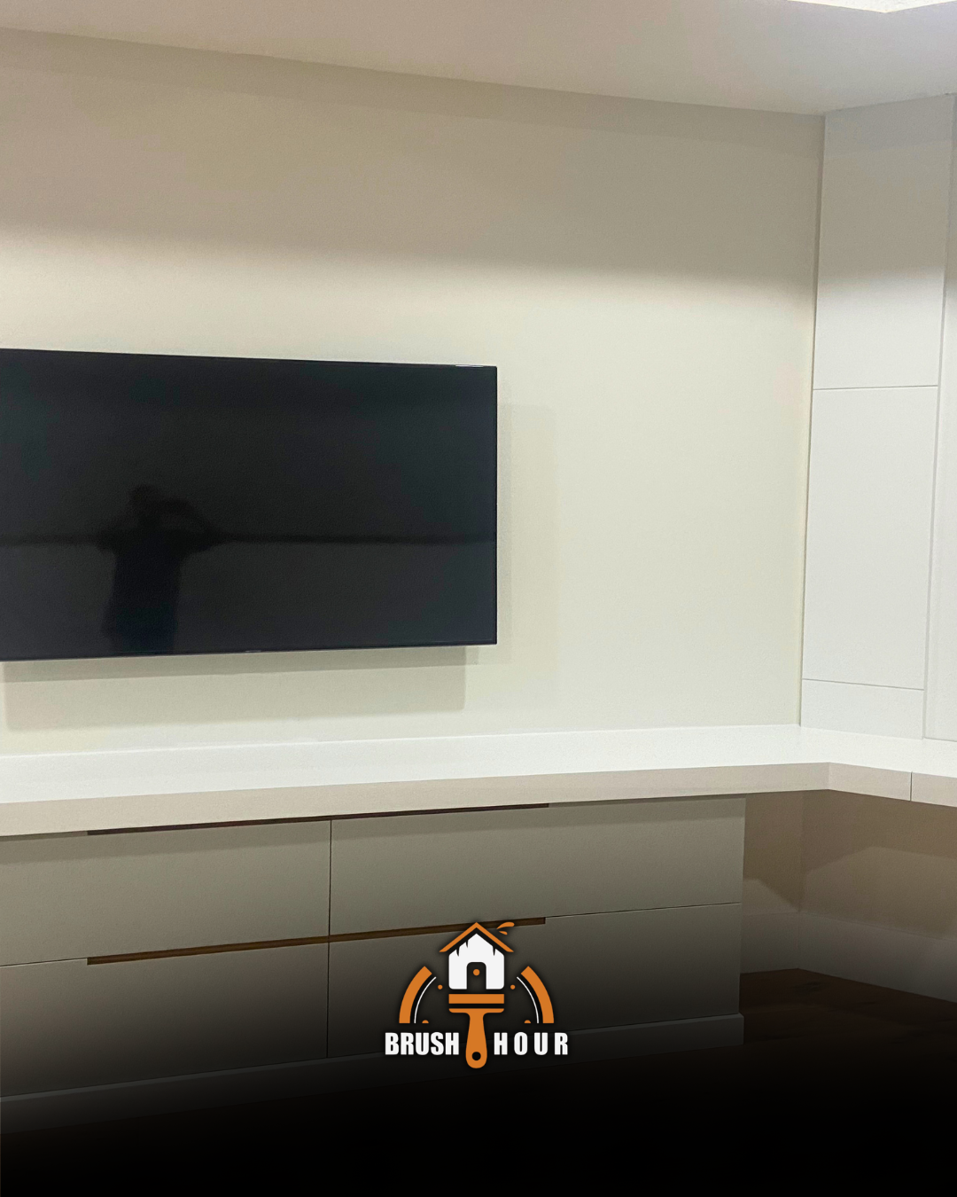 TV area with white and gray tones