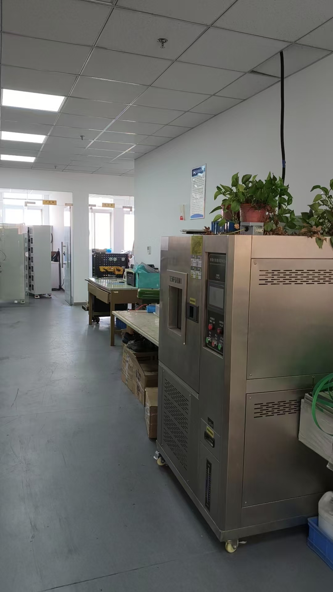 Testing laboratory with environmental test chamber