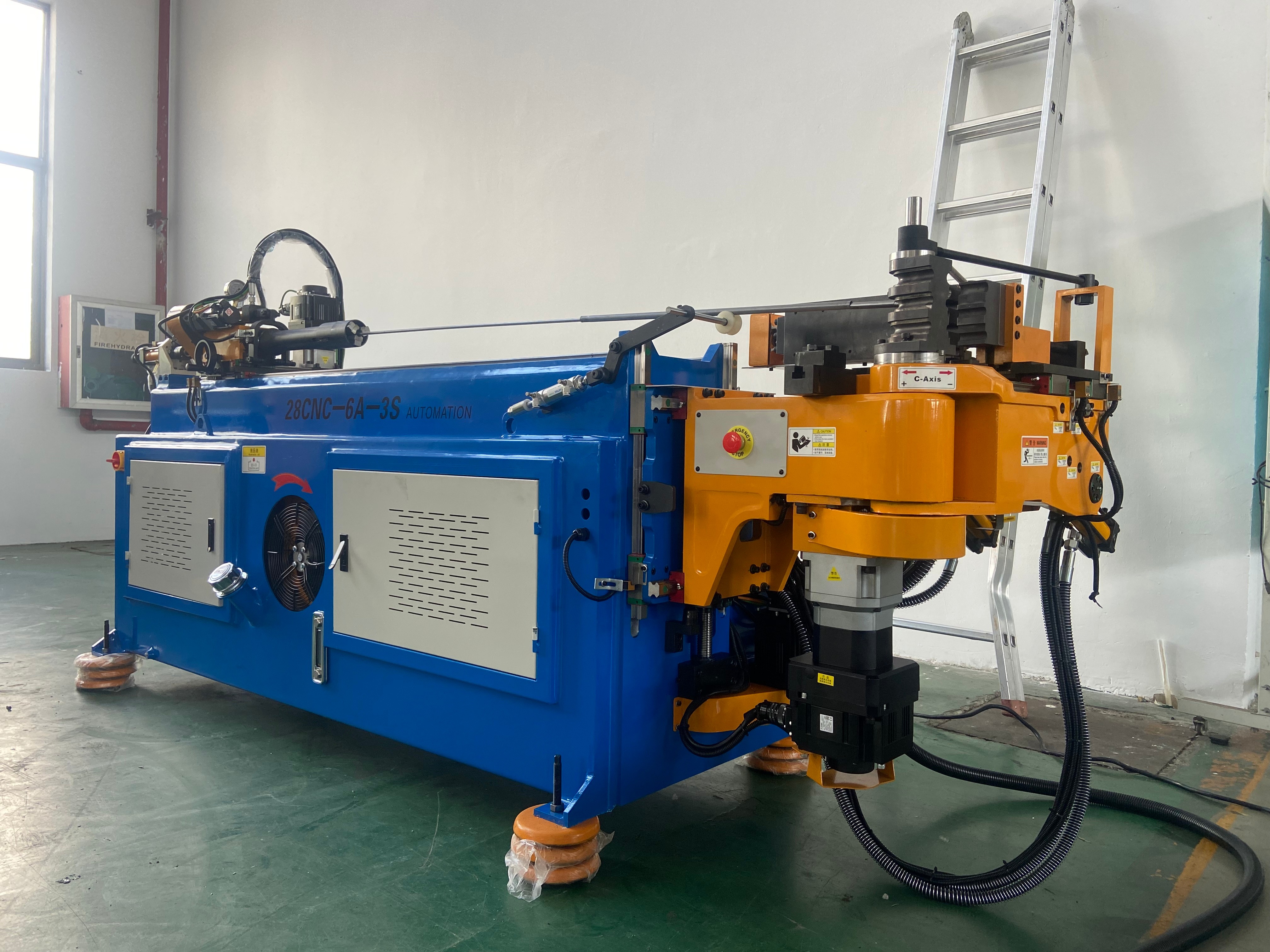 CNC Pipe Bending Machine
