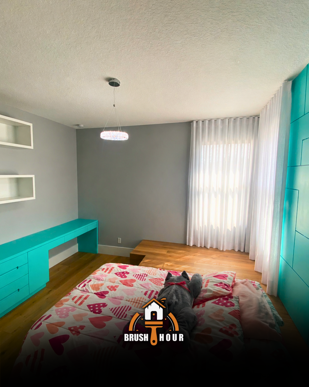 Bedroom with turquoise furniture