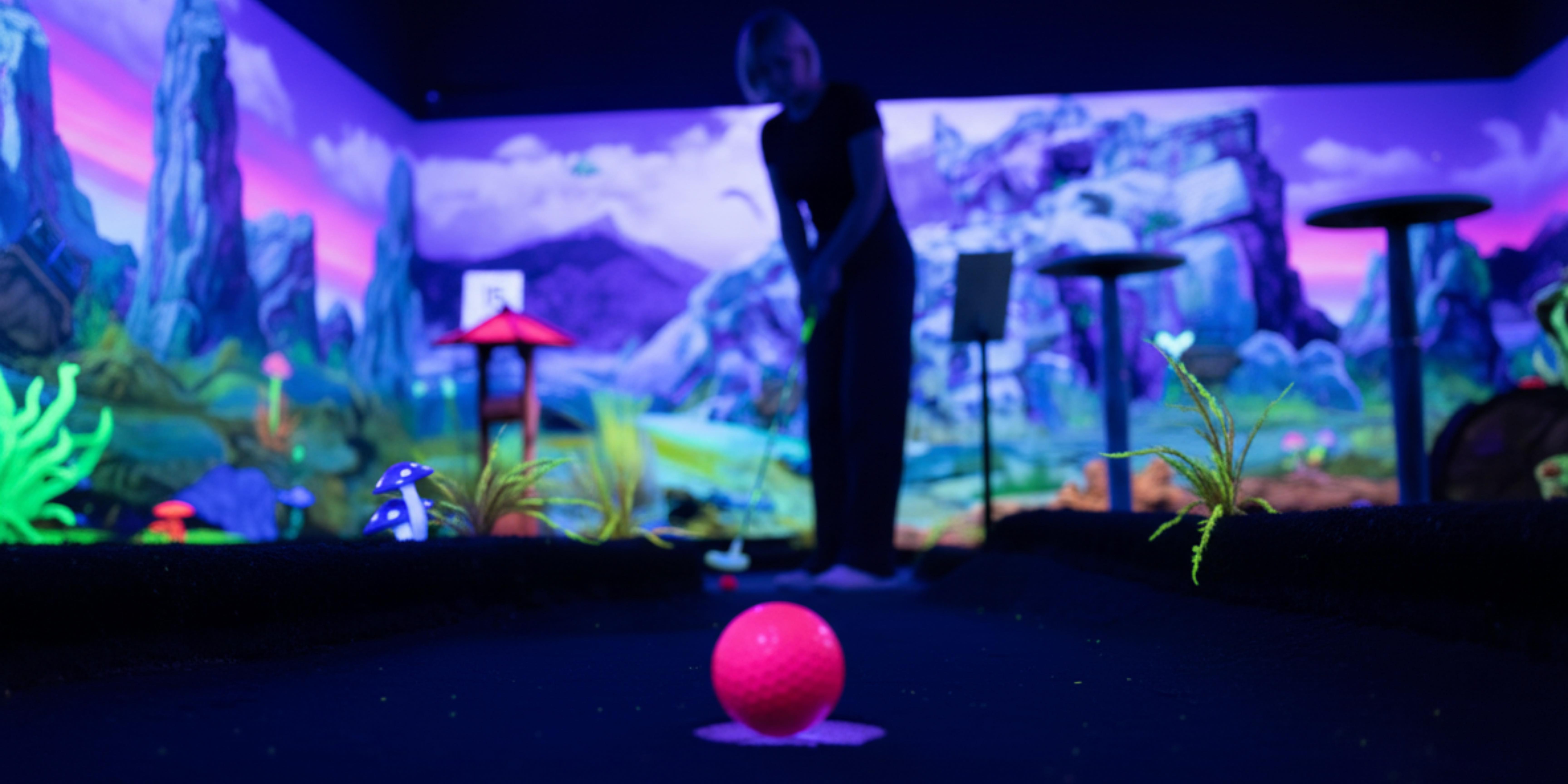 Schwarzlicht Minigolf im Vita Center