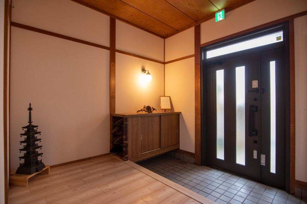 Traditional entrance with pagoda decoration