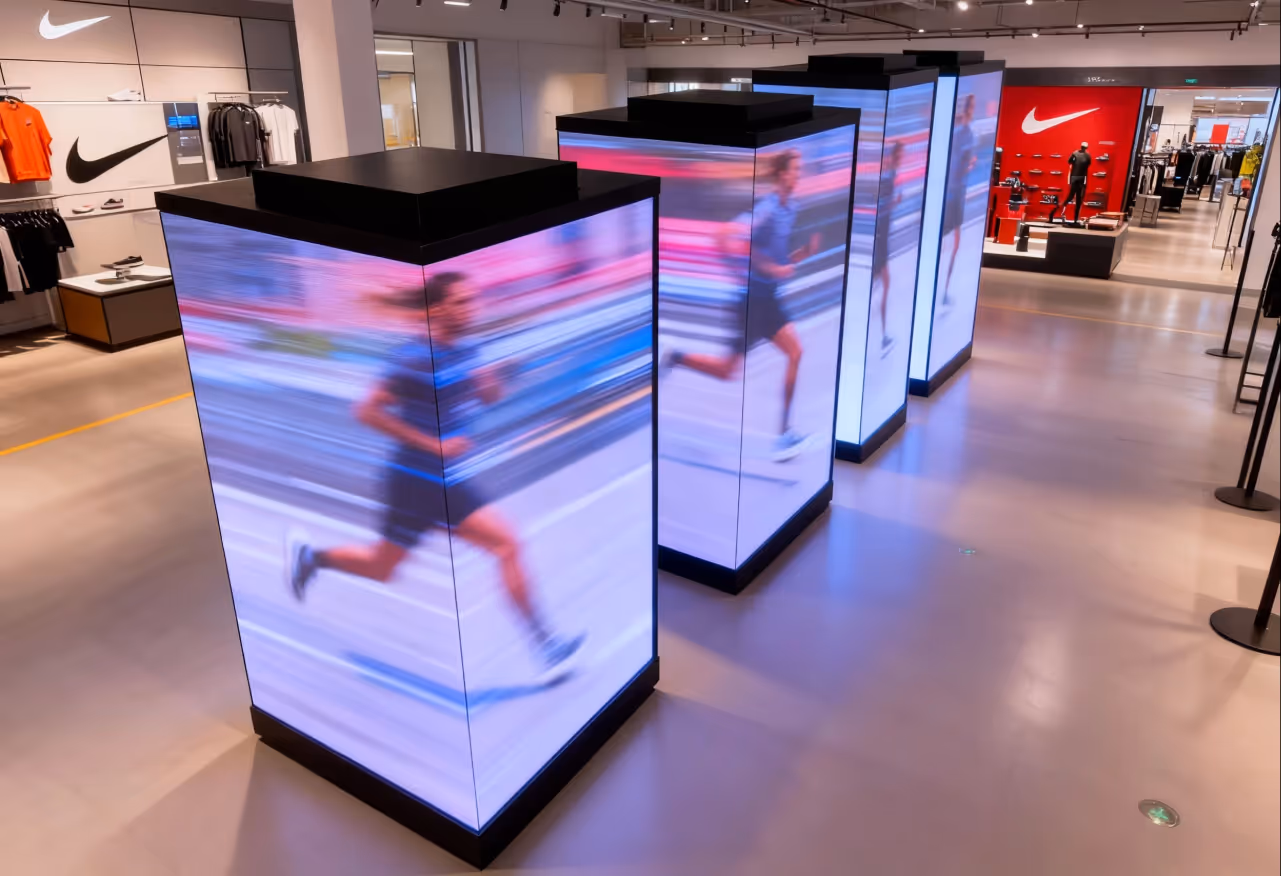 Écran LED intérieur haute définition dans un commerce
