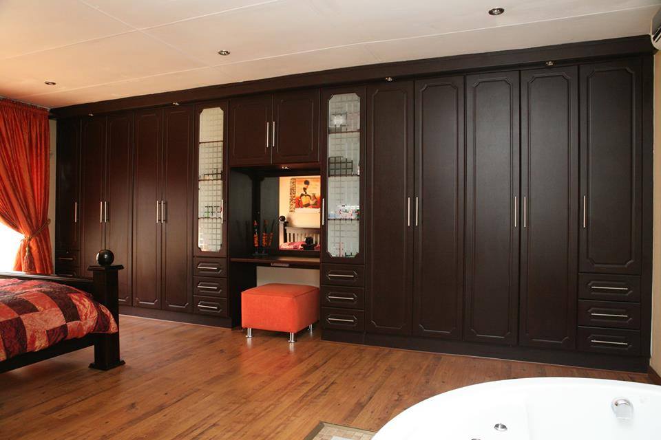 Espresso Bedroom Suite with Vanity