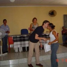 Urkundenübergabe bei einer Veranstaltung