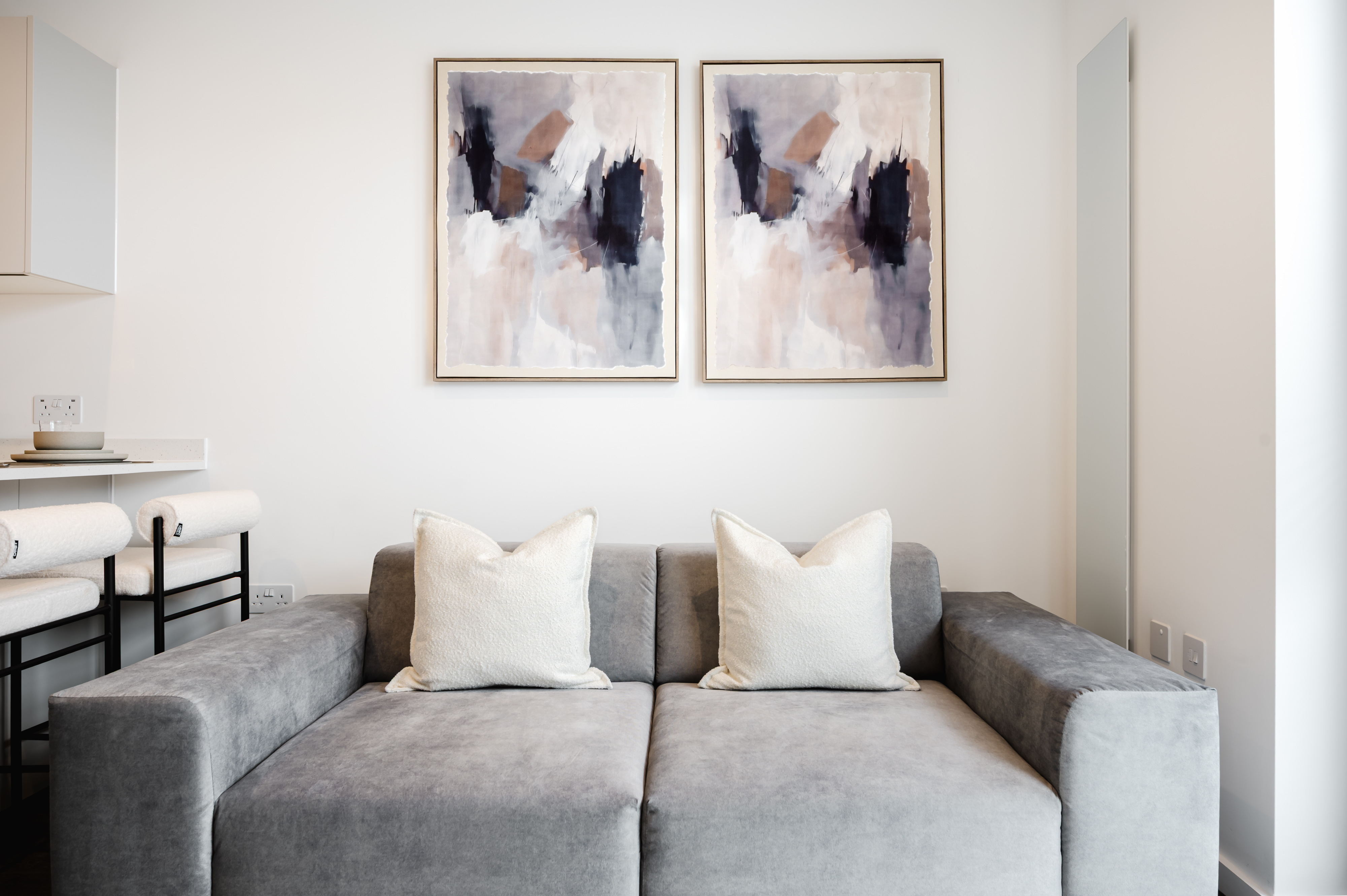 Stylish city centre apartment with Juliet balconies and panoramic city views