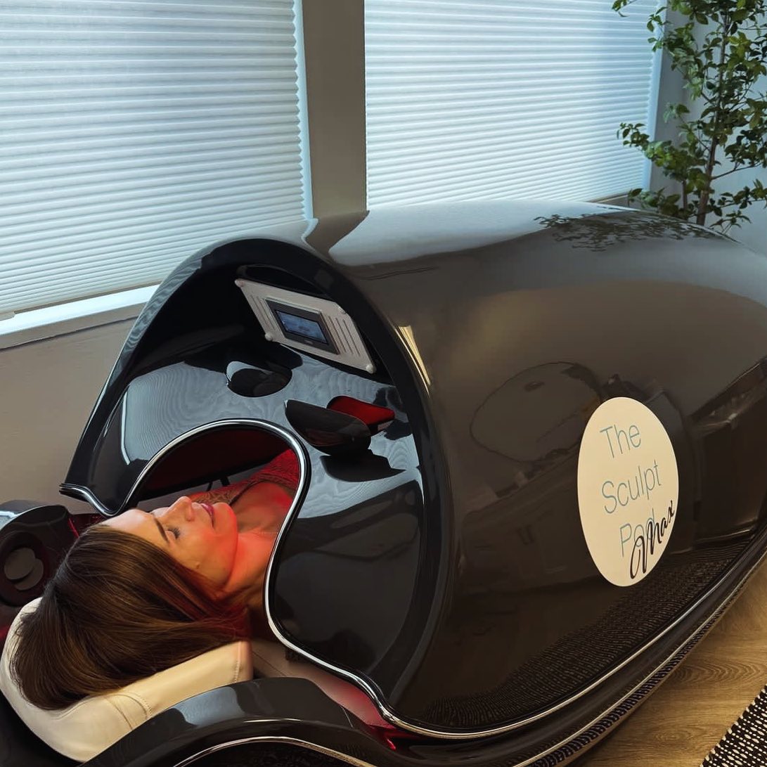Patient receiving Sculpt Pod body contouring treatment