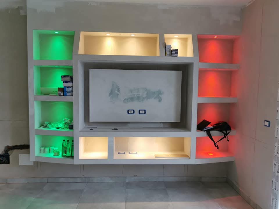 Mobile TV con illuminazione RGB