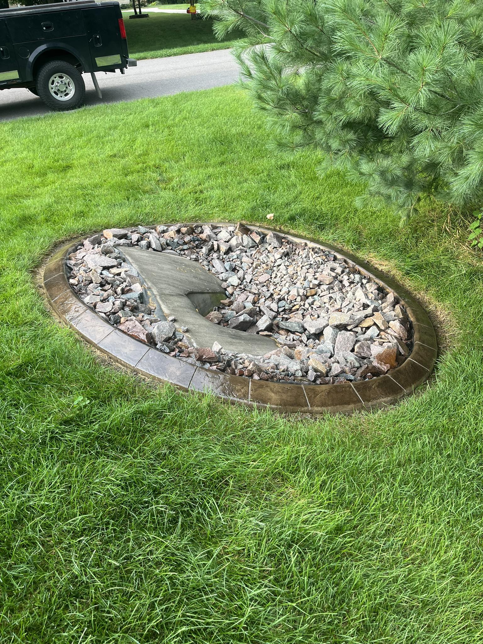 Colored decorative curbing