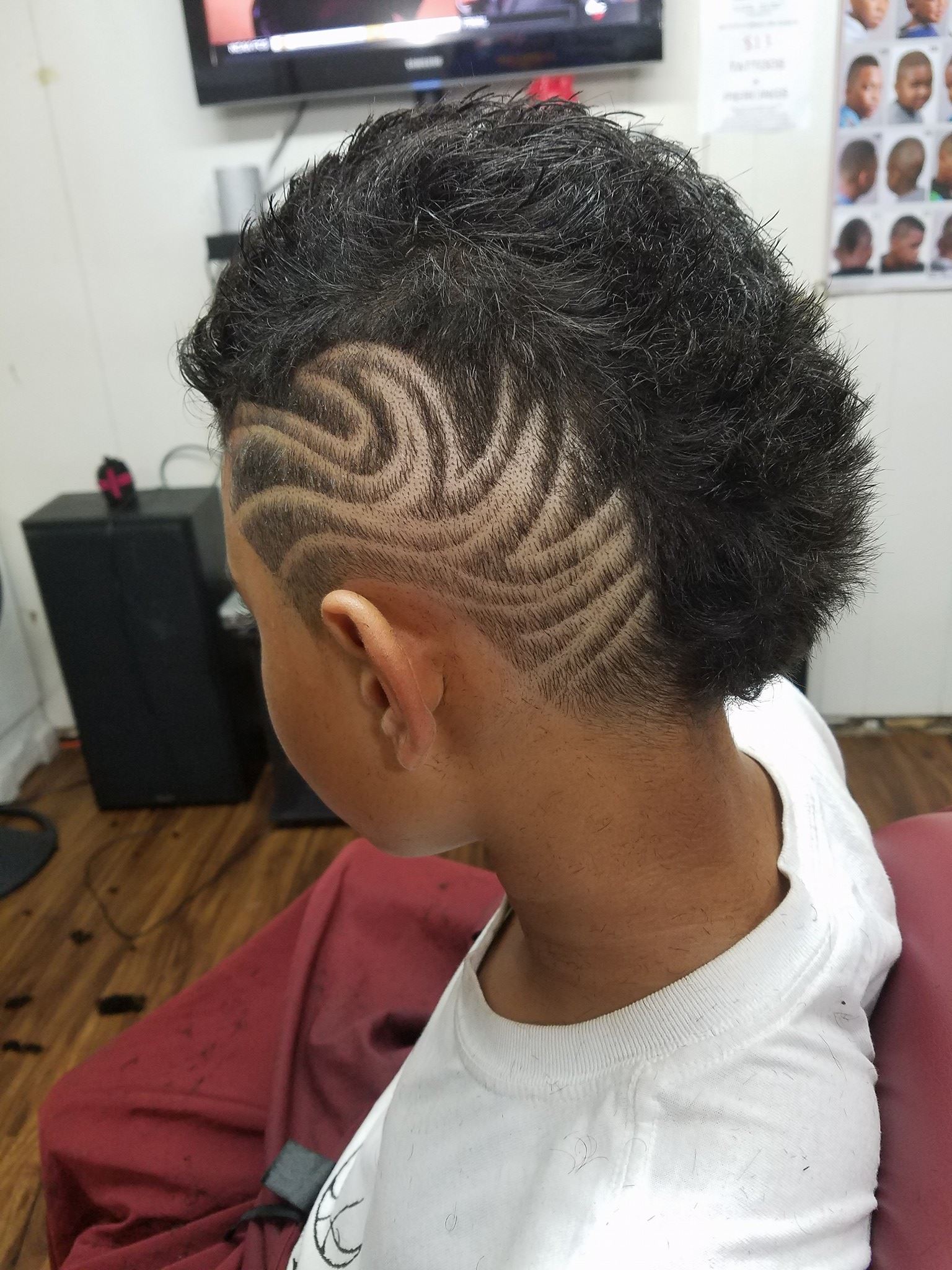 Custom wave pattern side design