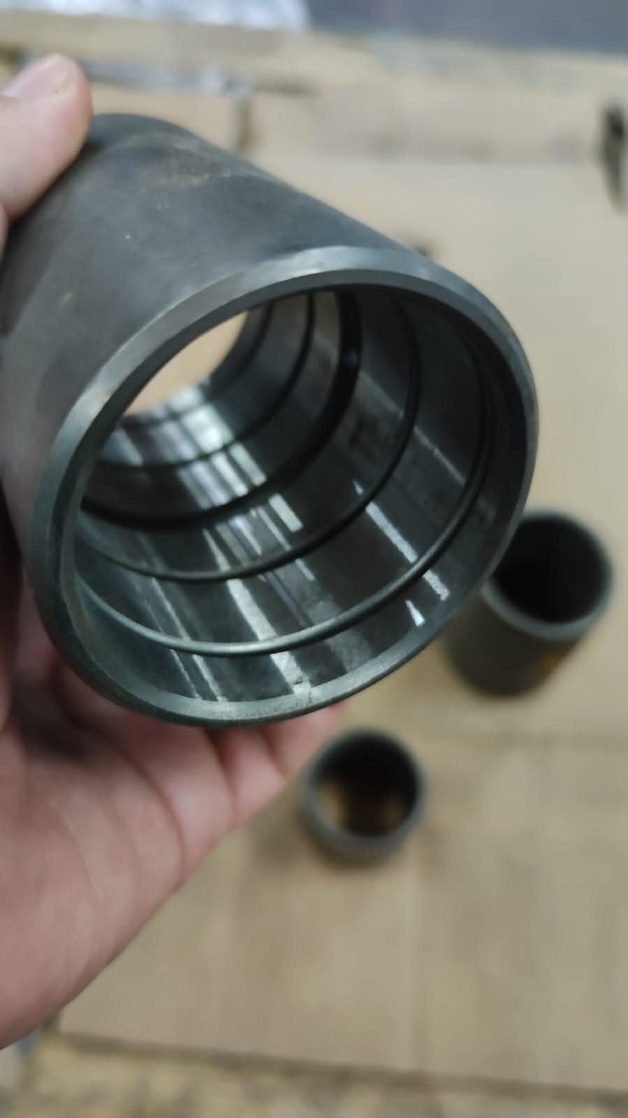Knurled metal surface texture