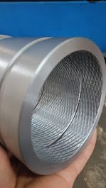 Cylindrical part with internal mesh texture